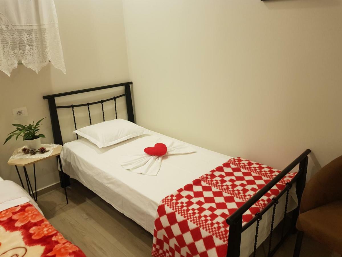 Dimitri Guest House เปอร์เมต ภายนอก รูปภาพ